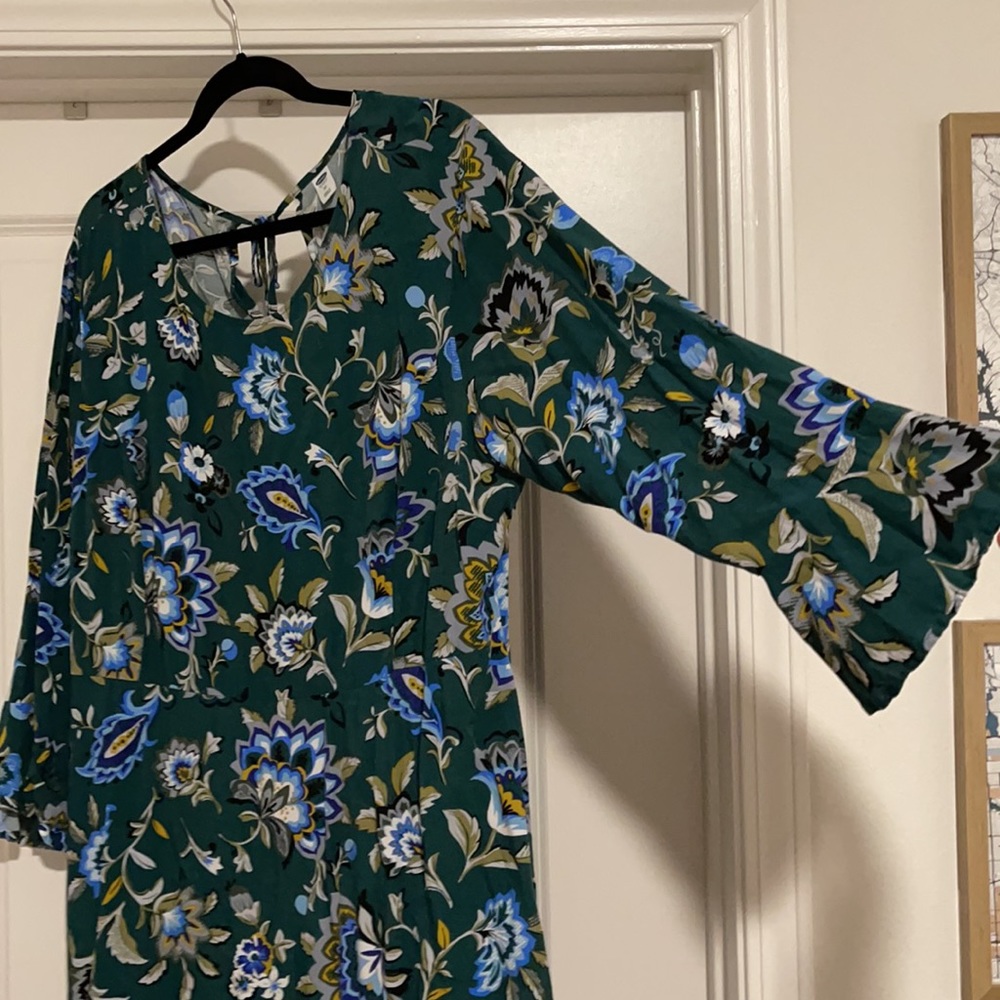 Long sleeve green swing dress - Picture 2 of 4